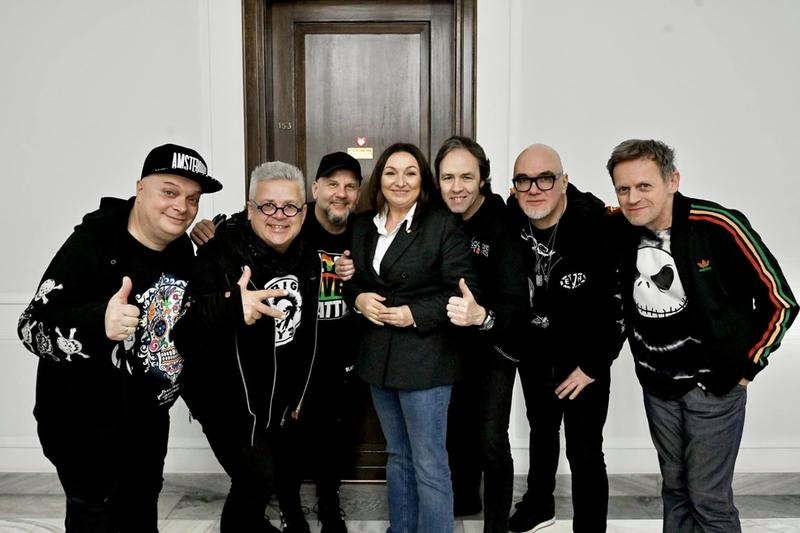 Big Cyc – „Każdy facet to świnia”: sens tekstu i jego przesłanie