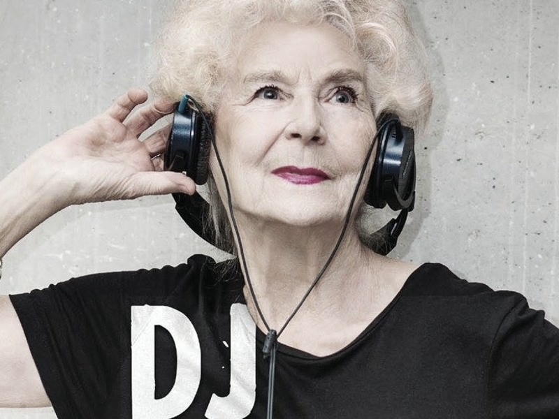 DJ – co robi, ile zarabia i jak wygląda praca w Polsce?