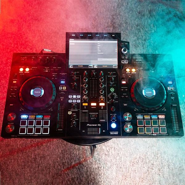 Ile kosztuje sprzęt DJ? Budżet na start i profesjonalny zestaw