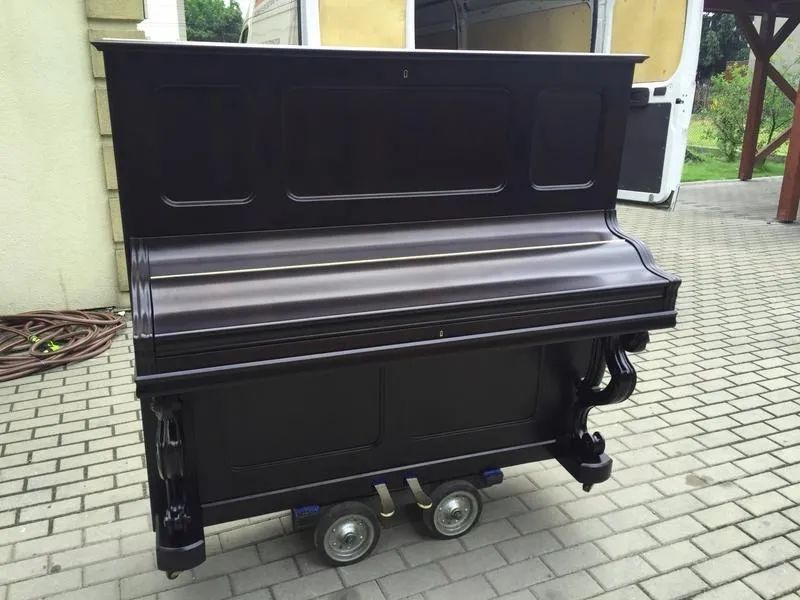 Transport pianina: Sprawdzone sposoby na bezpieczne przeniesienie i zabezpieczenie instrumentu