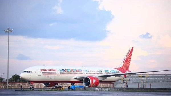 air india delhi to toronto flight status