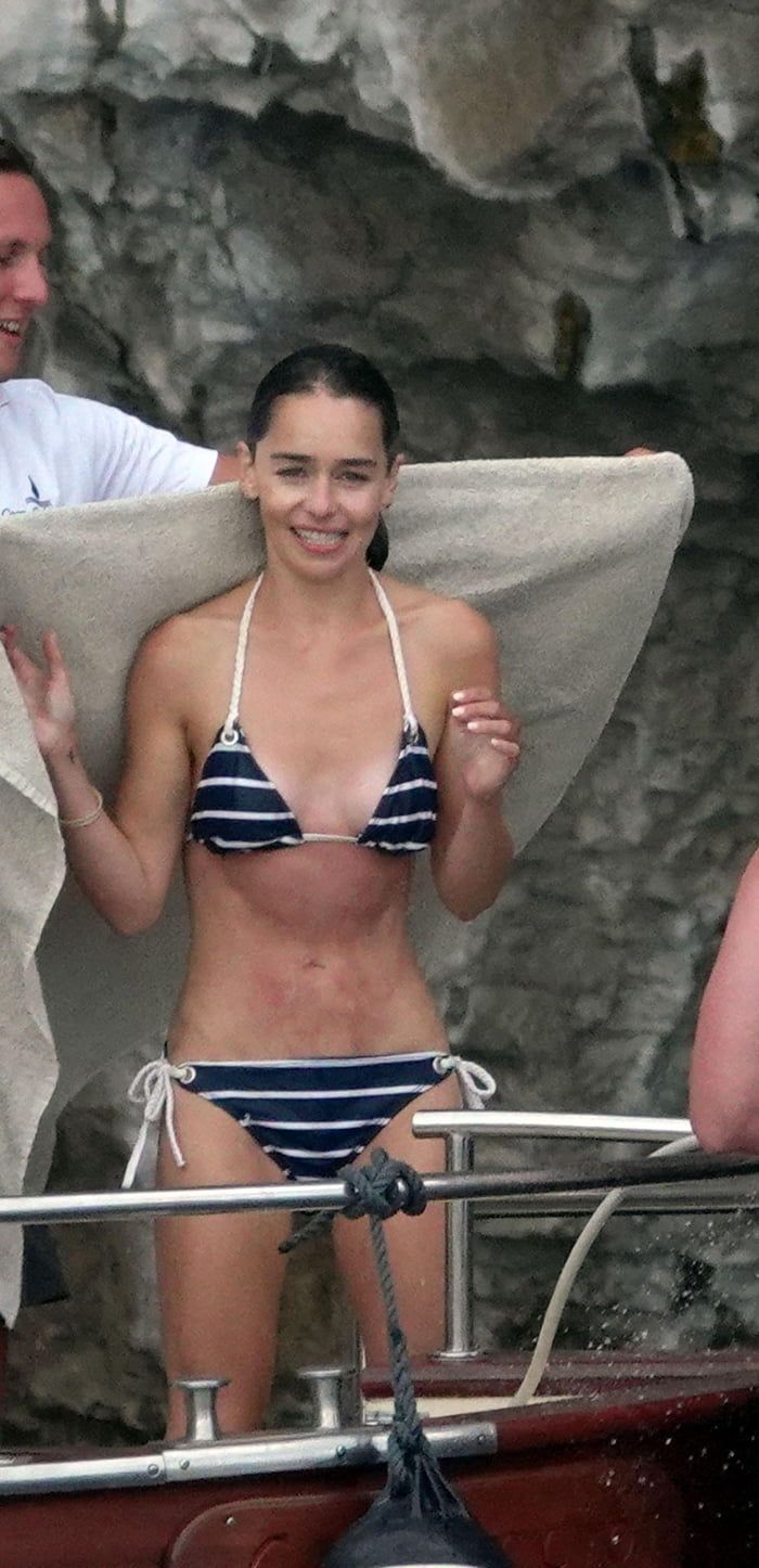 emilia clarke bikini