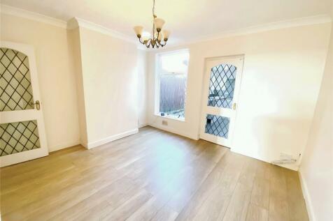 3 bedroom house to rent in nuneaton