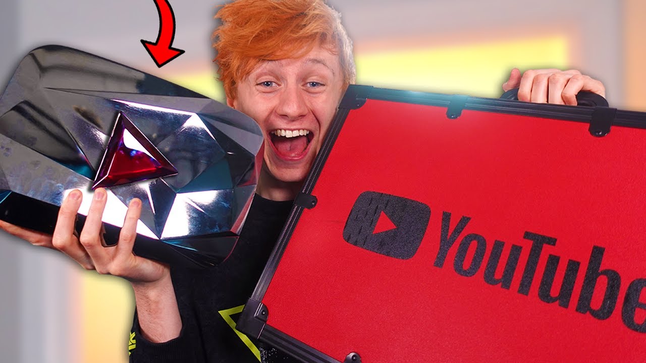 red diamond play button