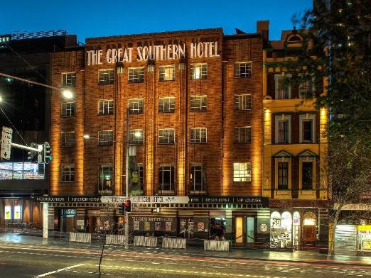 hotels near the capitol theatre