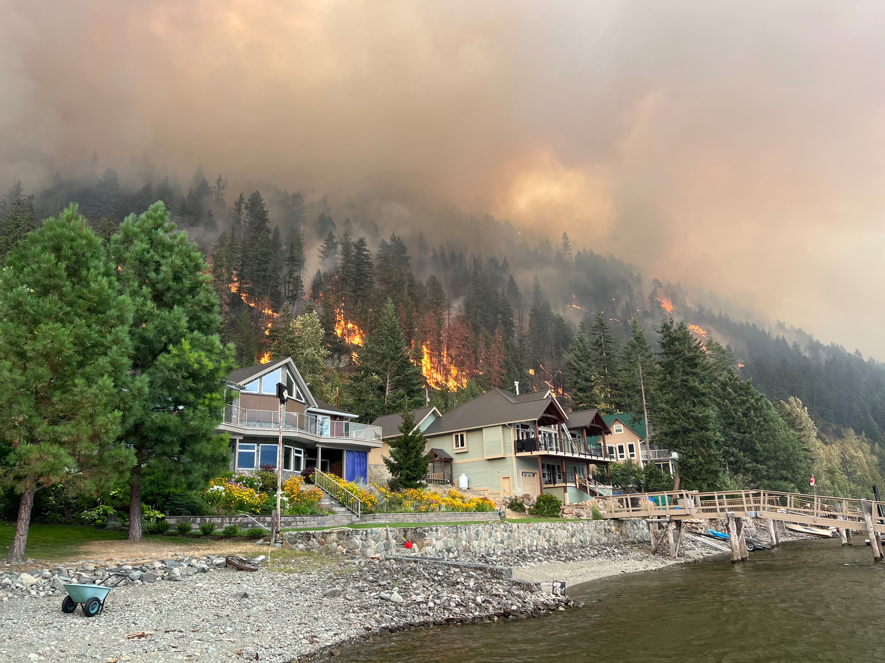 shuswap lake fire