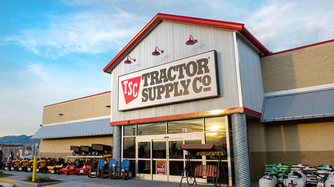 how much does tractor supply pay in texas