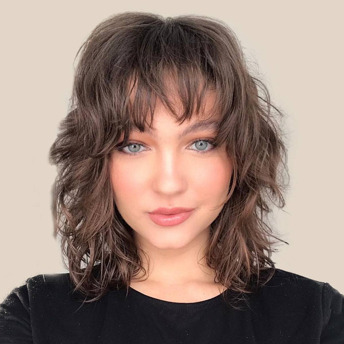 medium hairstyles with short bangs