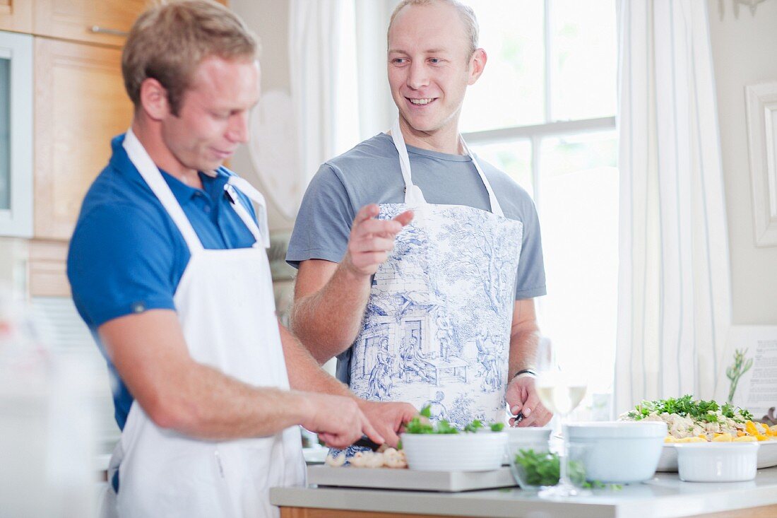 2 man cooking