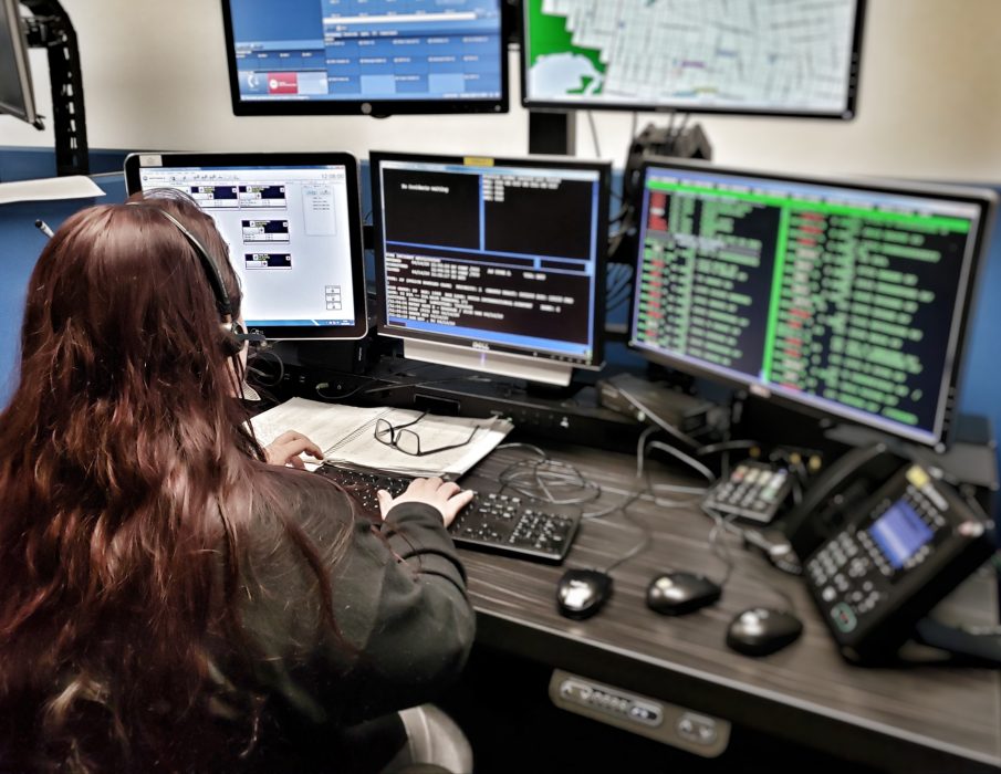 how much does 911 dispatcher make