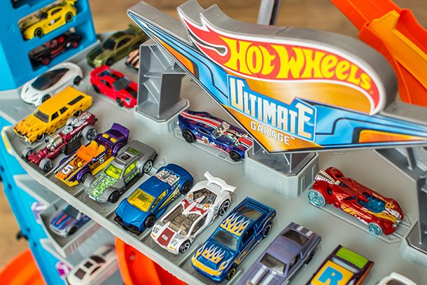 hot wheels cars and tracks