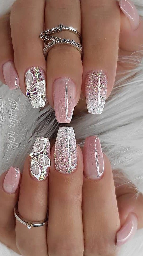 uñas con brillantes