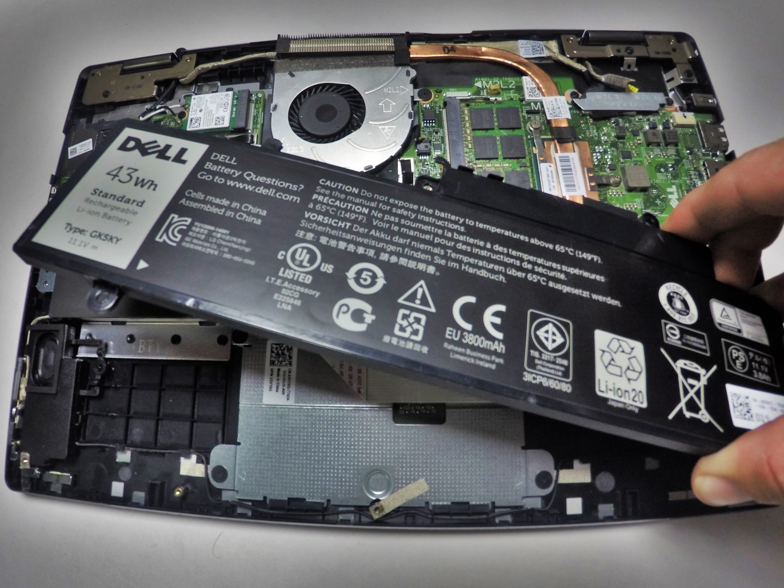 replacing a dell laptop battery