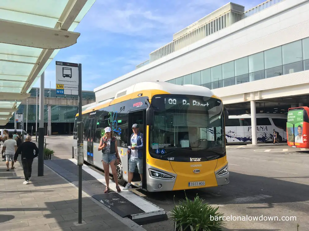 bus from barcelona airport to lloret de mar