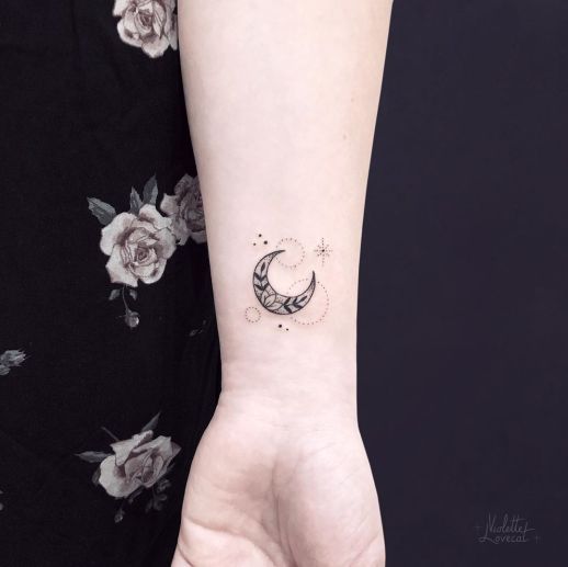 tatuajes de luna para mujer