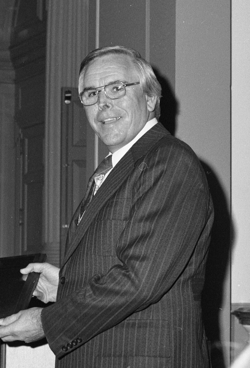 robert v schuller