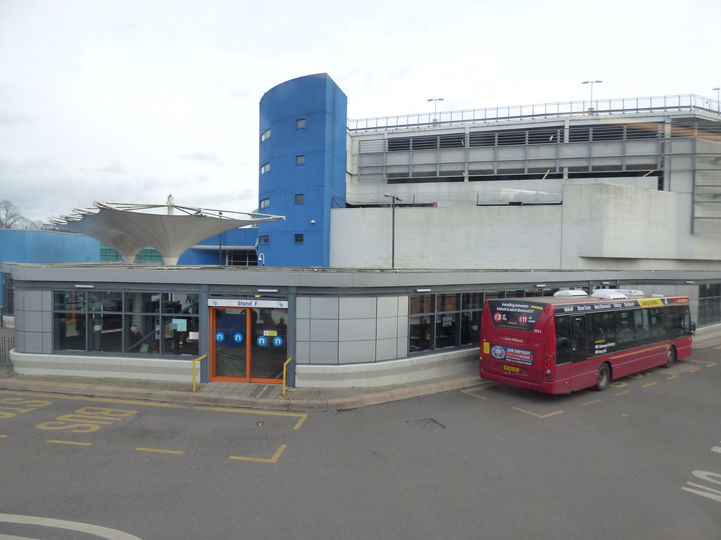 halesowen bus station