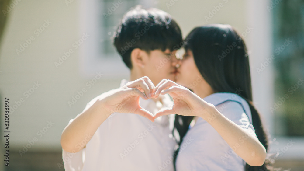 lesbians kissing asian