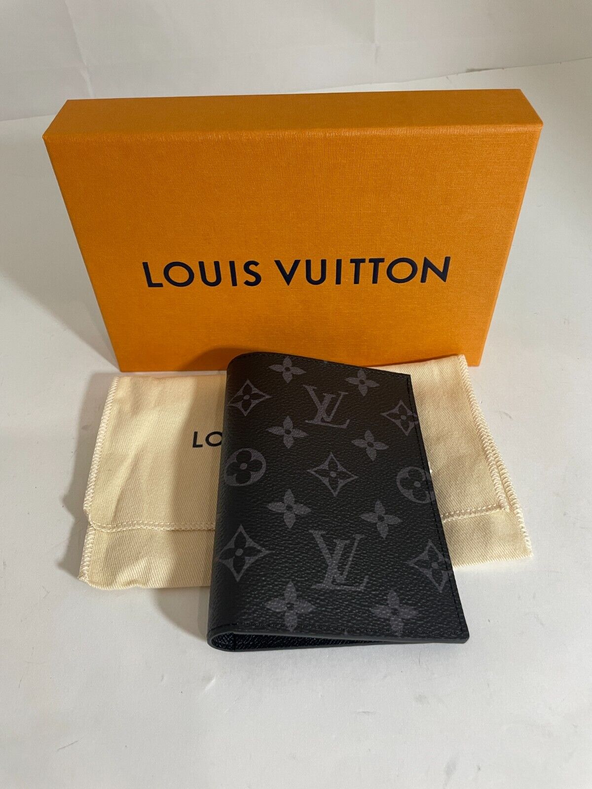 louis vuitton passport holder