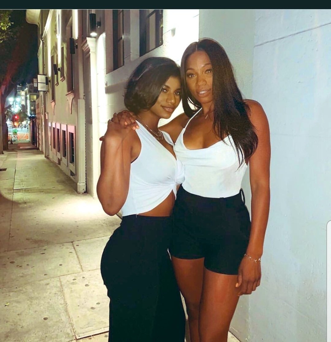 ebony lesbians