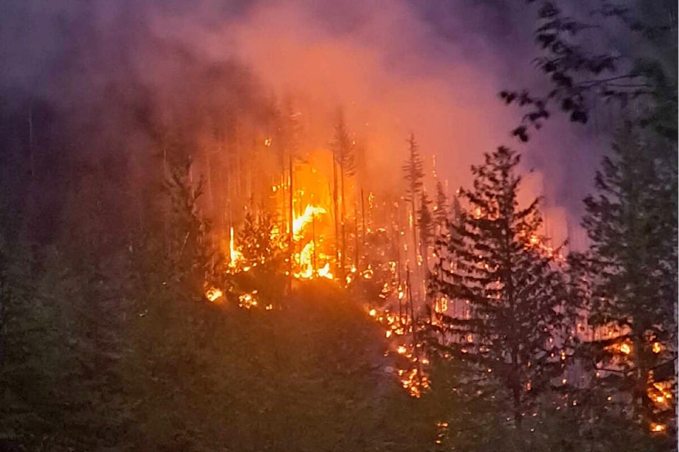 davis lake fire update