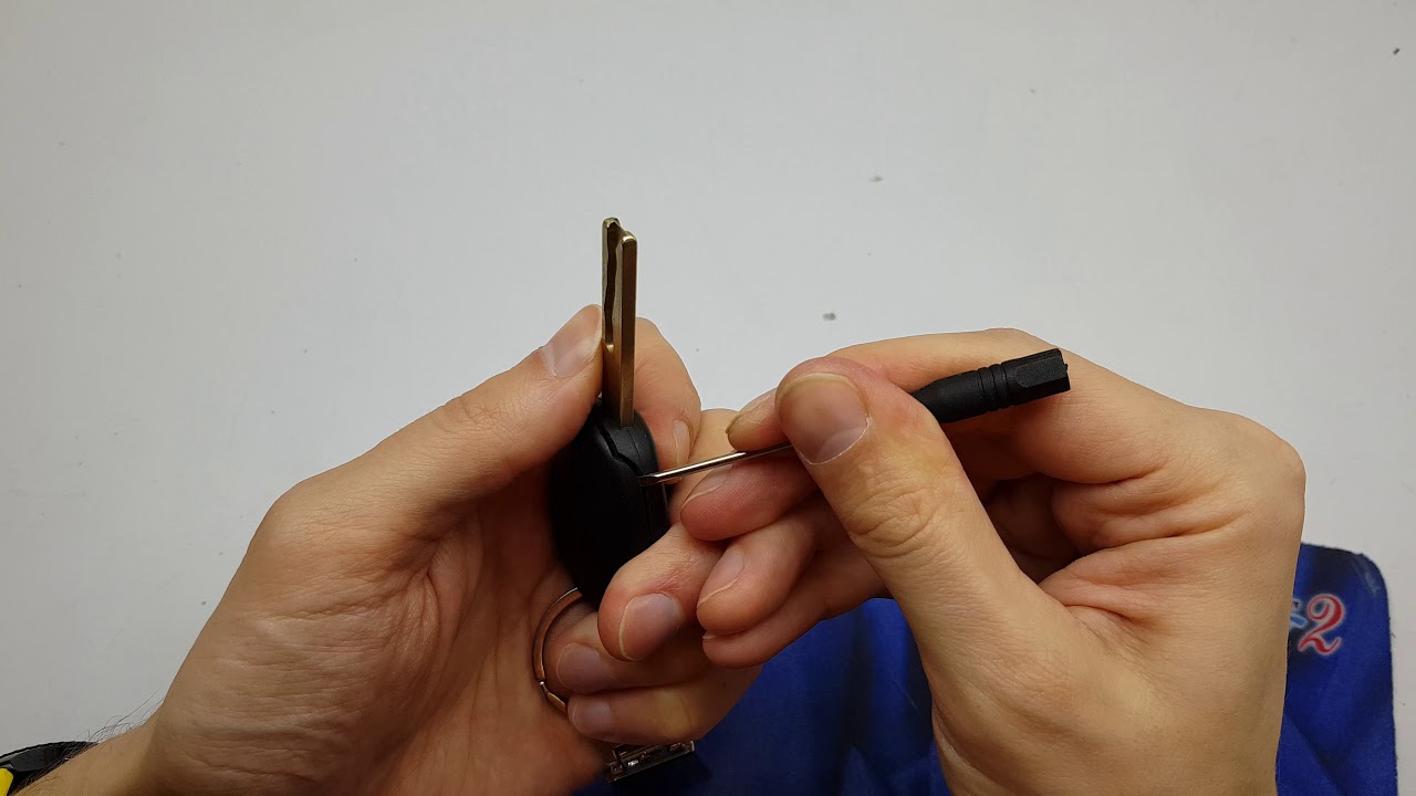 how to open mini key fob