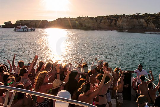 fiesta en barco albufeira