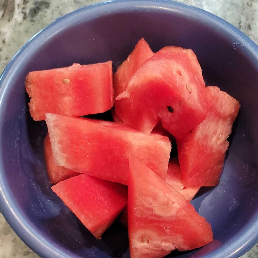 calories in 100gm watermelon