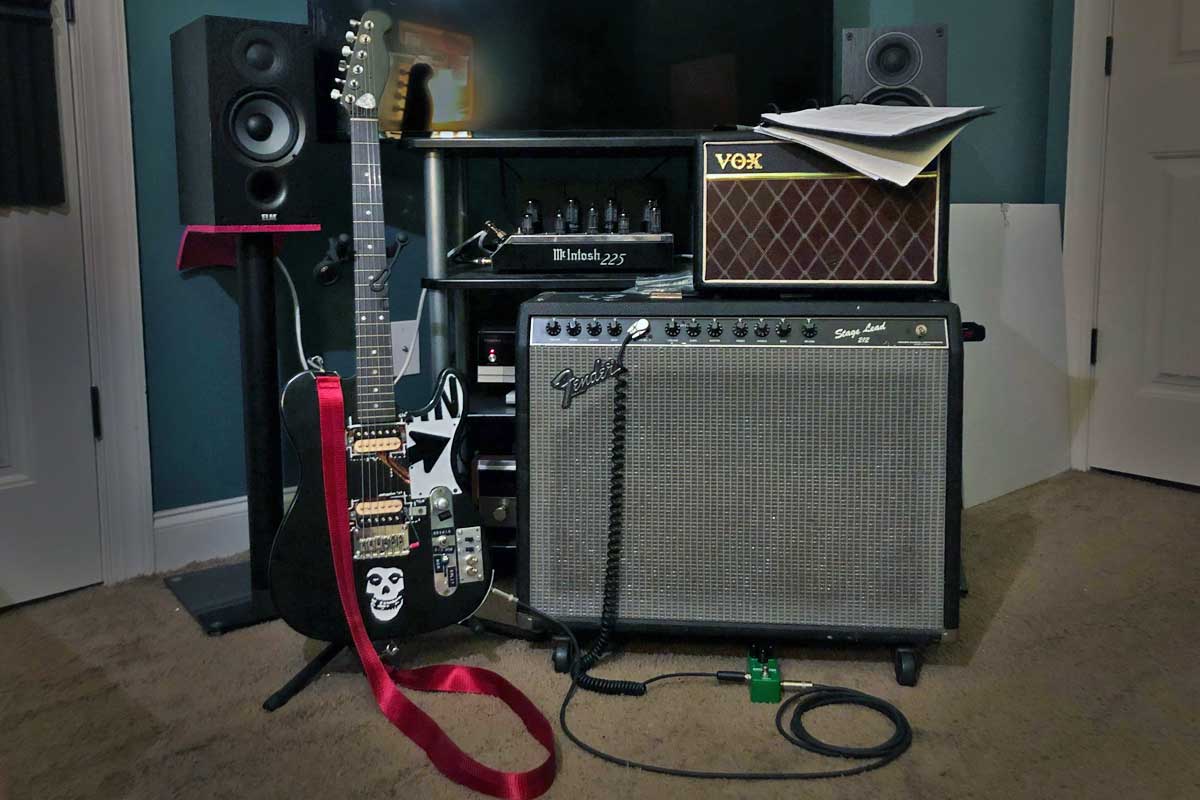 electric guitar amp buzzing