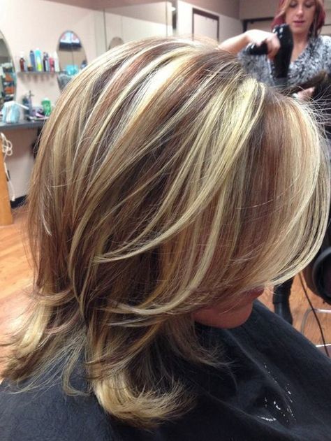 highlighted mid length hair