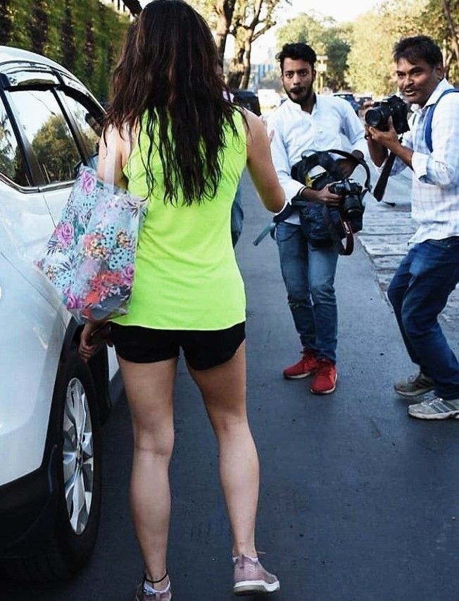 sara ali khan butt