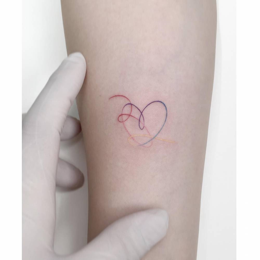 corazon de bts tatuaje