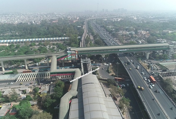 west punjabi bagh metro station