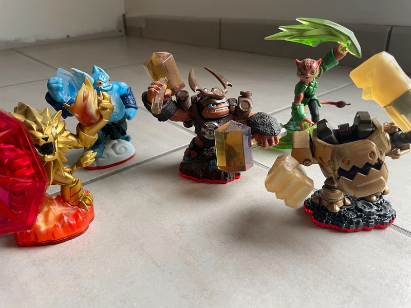 figurines skylanders