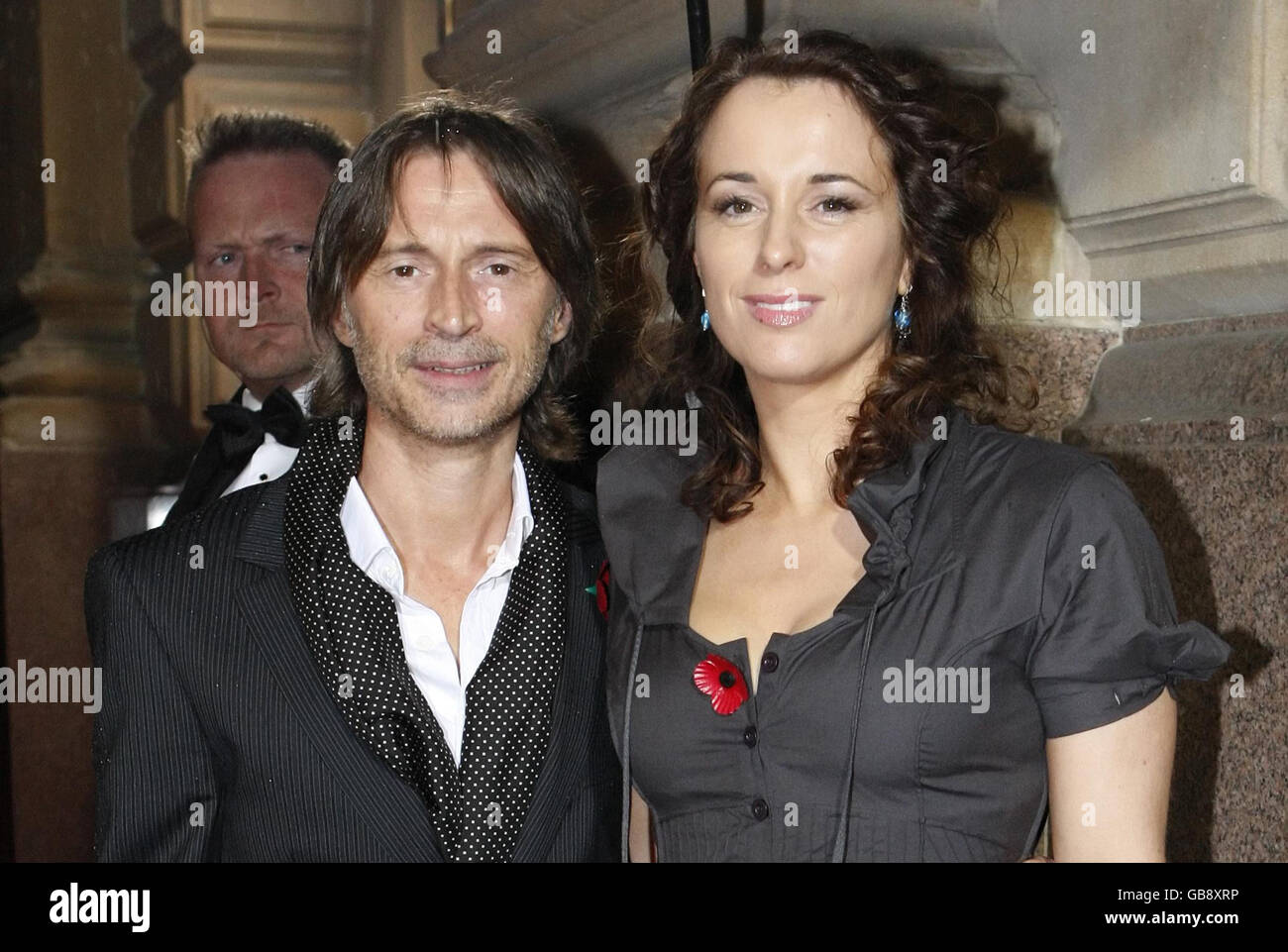 robert carlyle wife