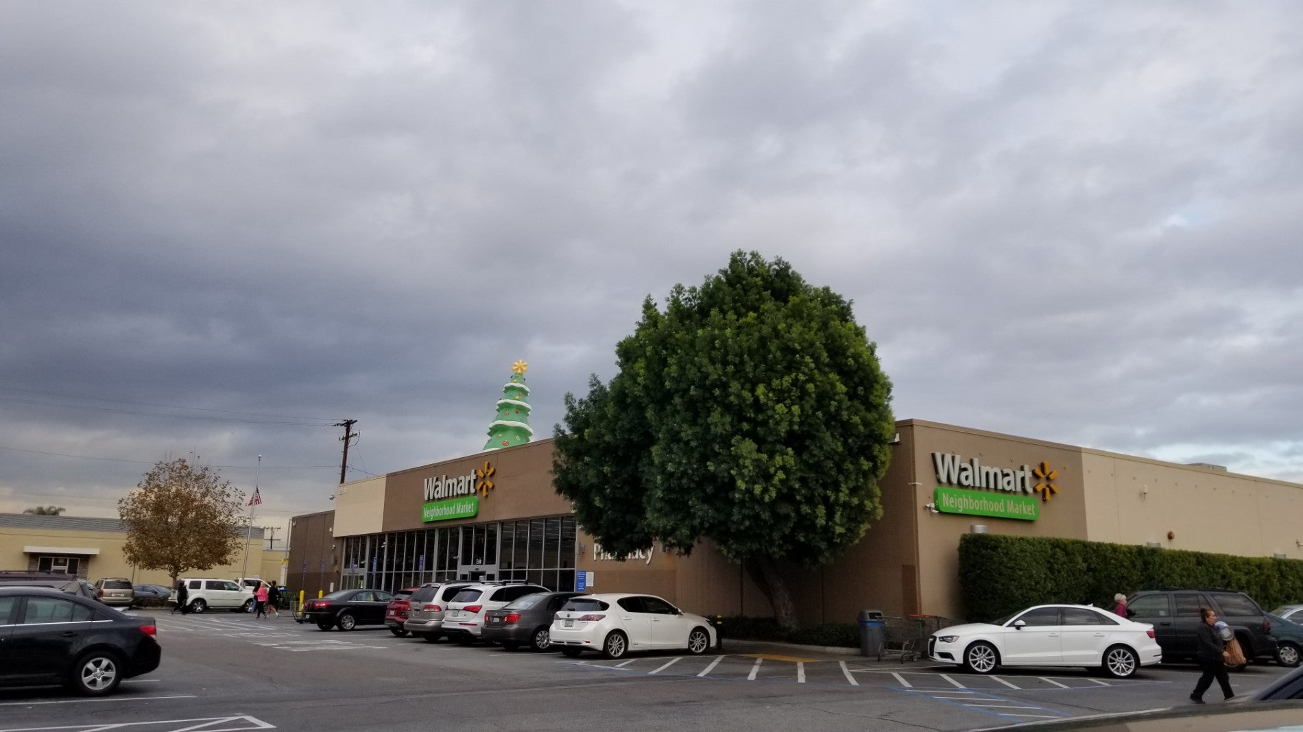 walmart neighborhood market paramount boulevard downey ca