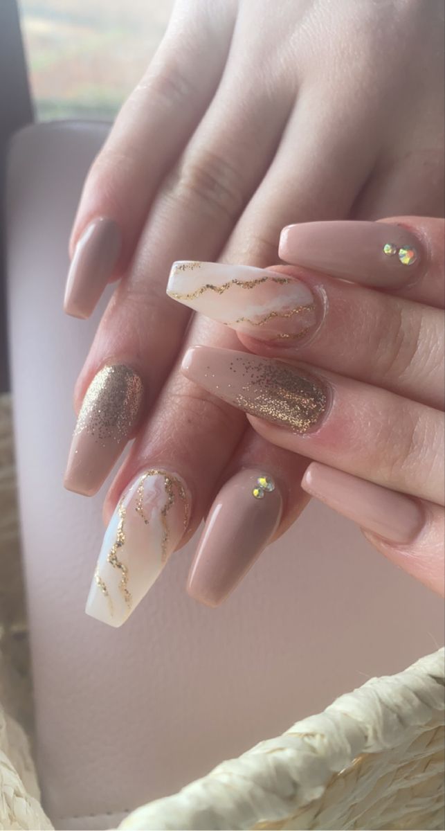 uñas acrilicas beige