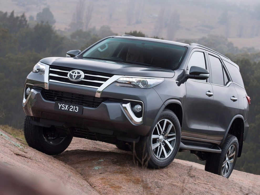 toyota fortuner top model