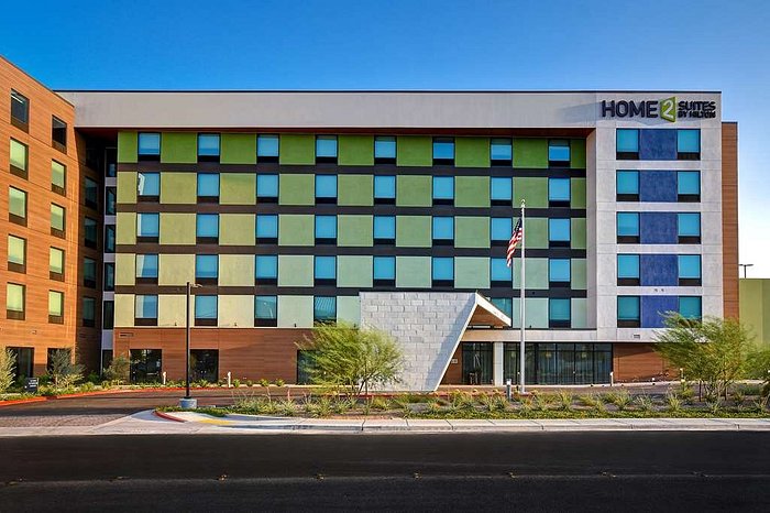 hampton inn & suites las vegas convention center reviews