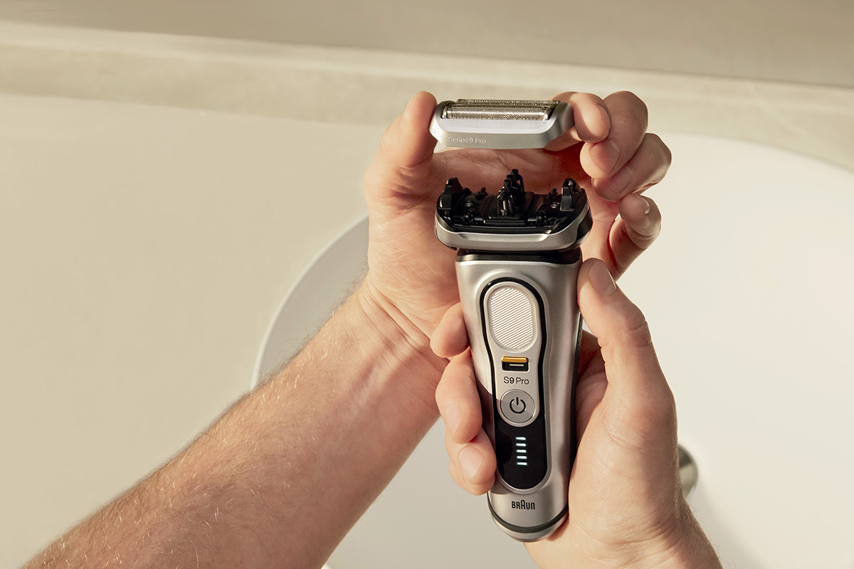 how to use a braun electric razor