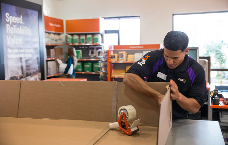 fedex office ship center