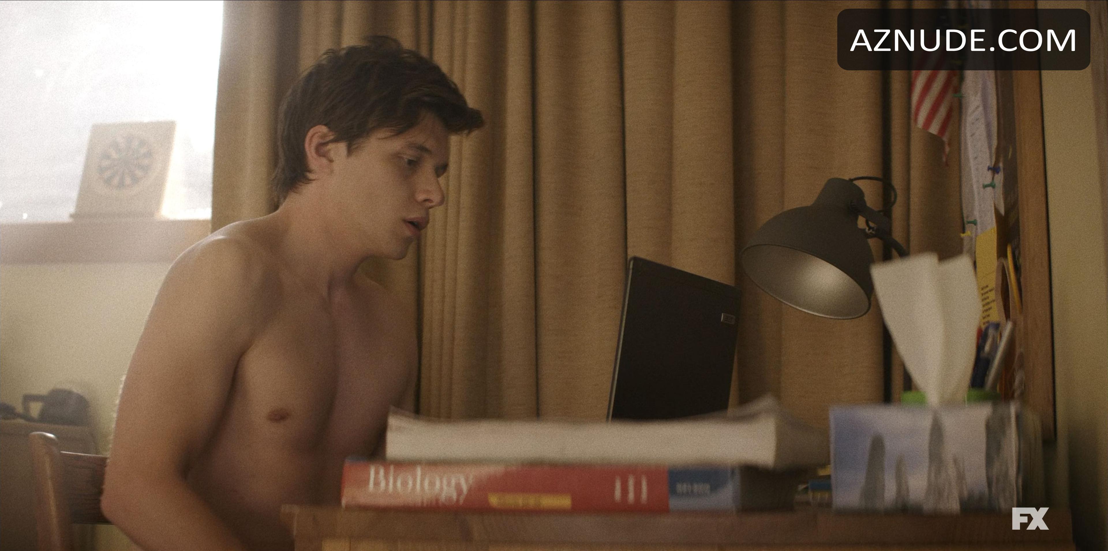 nick robinson nudes