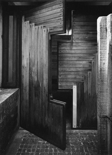 carlo scarpa doors