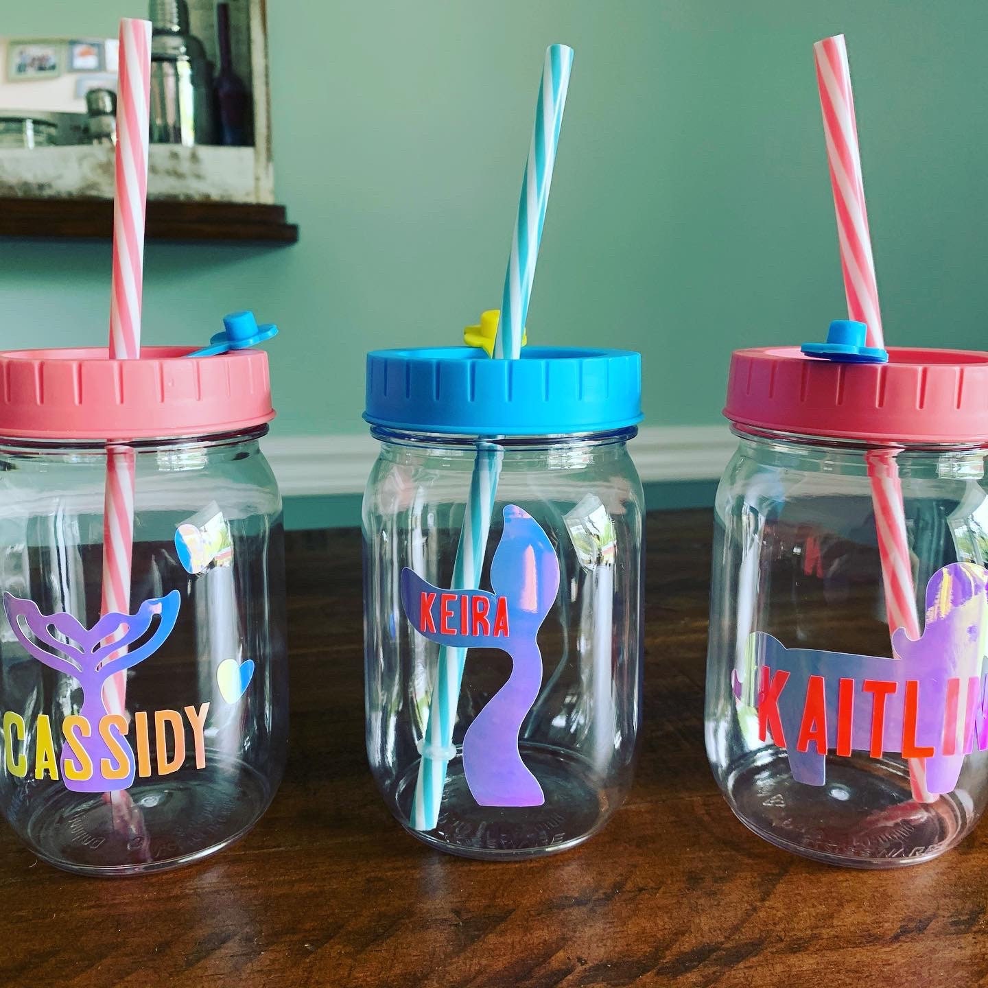 plastic mason jars with straws