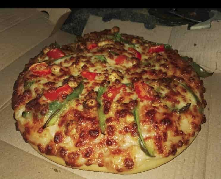 pizza cave lucknow