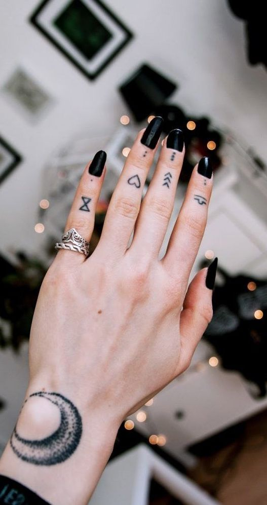 finger tattoos women