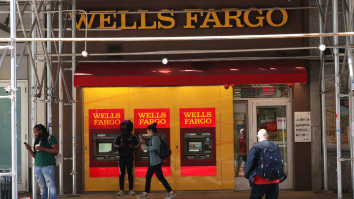 wells fargo open late today