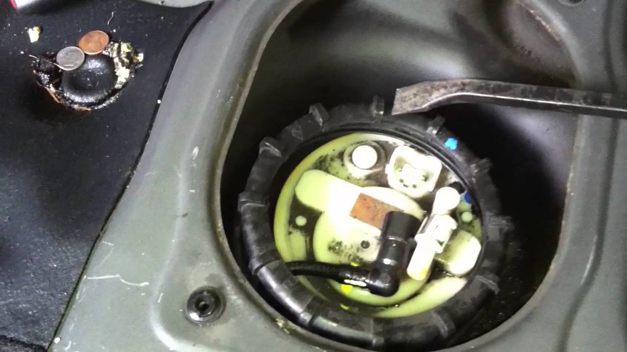 2002 honda civic fuel filter location