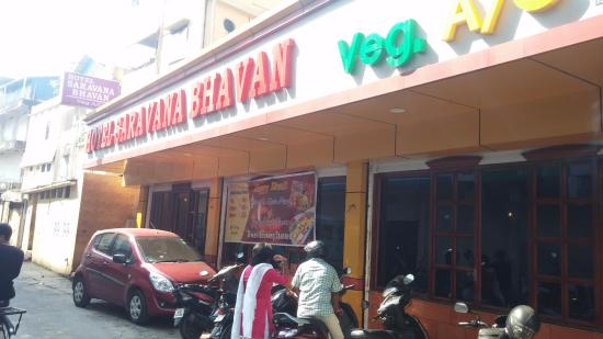 hotel saravana bhavan near me