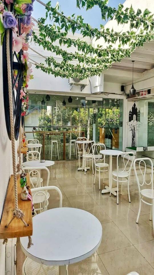 best ambience cafe near me